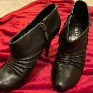 Guess ankle boots black 9 1/2